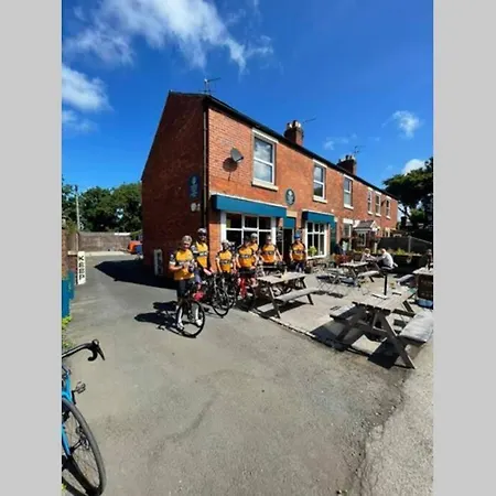 Lovely 2 Bedroomed Flat In The Centre Of Longton Longton  Exterior photo
