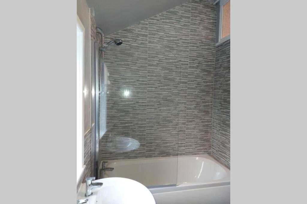 Lovely 2 Bedroomed Flat In The Centre Of Longton