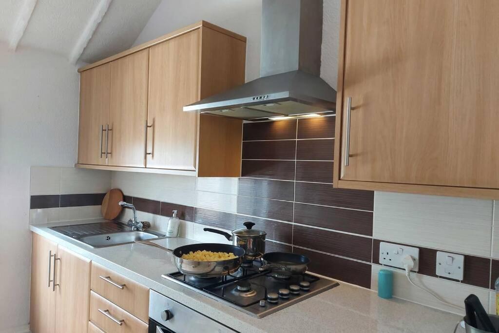 Lovely 2 Bedroomed Flat In The Centre Of Longton *
